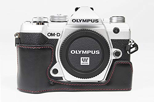 対応 Olympus オリンパス PEN OM-D E-M5 Mark III カメラ バッグ カメラ ケース 、Koowl手作りトップクラスのPUレザーカメラハーフケース、Olympus オリンパス PEN OM-D E-M5 Mark III 一眼カメラケース、防水、防振、携帯型、透かし彫りベース＋ハンドストラップ（カメ