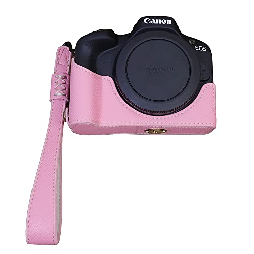 商品情報商品の説明メーカー：KOOWL ●対応モデル：Canon EOS R50/R100 専用デザイン ●材質：高級PUレザー ●カラー：グリーン/ブラック/ホワイト/ジュエルブルー/ピンク/ブルー カメラケースの特徴： 1 .スタイリッシュでレトロなデザイン。 このカメラバッグを持ち歩けば、カメラはもっとおしゃれに見えます。 2.高品質で、耐久性があり、取り付けが手軽です。上質な材料を採用しており、カメラを引き傷から保護し、耐衝撃効果が強いです。 3.本体としっかりと密着し、密着度は95.7 %に達しています。 4.Canon EOS R50/R100 に対応できます。本製品は特殊な設計であるため、電池の取り付けと取り外し、LCDのオンとオフ、各種ボタンの操作及び端末へのアクセスを妨げることはありません。 5.取り出しやすく、直ちに撮影モードに入ることができ、美しい風景を見逃すことがありません。 6.ベースは直接に三脚に取り付けることができます。 7.軽量で、携帯に便利です。 8.ハンドストラップを付属しています。 9.精緻なギフトボックス包装であり、プレゼントに適しています！ パッキングリスト 1.PUレザーカメラハーフケース 2.PUレザーハンドストラップ ※注意事項：1.カメラを含めていません。レザーケースのみを売っています。 2.【カラーの違い】スクリーンに表示されている製品は、PCと室内照明環境などによって、実際の色とは若干異なる場合があります。予め確認してください。 3.本物は写真よりも美しい。 4.対応可能なカメラモデルとレンズサイズをチェックしてから購入してください。主な仕様 【厳選された材質・美しい外観】このレザーカメラケースは専門チームより開発したもので、デザインがクラシックで、濃厚なレトロ雰囲気を漂わしており、上質なPUレザーを使って手作りしたもので、出来栄えが精巧で、きめが繊細で自然で、質感が柔らかく快適で、優れた靭性を兼ね備え、外観がスタイリッシュで精緻で、ランクが高いです。br【ハイテク・密着度抜群】金属シームレスフィットのハイテクを採用しており、本体と完璧に密着し、密着度は95.7%に達しています。インナーライナーは高級防振綿毛を採用して、様々なショックを効果的に緩衝でき、よりよくカメラのスクリーンとレンズを保護します。ベースは航空機用アルミ合金シートの中間層を採用して、構造をより堅固にし、変形しにくいです！br【ヒューマンデザイン】本製品Canon EOS R50/R100 に特化して設計されたものであるため、ハーフケース状態では、電池とメモリーカードの着脱、LCDのオン/反転/オフ及び各種ボタンの操作と端末へのアクセスを妨げることはありません。ボトムに三脚に対応するためのねじが付いており、ベースを外さないまま、スクリュードライバーやコインでベースを三脚に直接ロックし、異なる環境における撮影ニーズを満たすことができます。br【ヒューマンデザイン】フルケース状態で、データ通信端末に直接接続し、データ伝送を手軽にさせ、また、バッテリーとメモリーカードを直接取り付けたり取り外したりすることができ、充電とイメージのコピーを便利にさせます。そして、このPUレザーカメラケースは、上質なハンドストラップを付属しています。ご旅行に便利さを提供することは弊社の最終的な目的です！br【品質保証・安心ショッピング】品質保証：弊社はレザーケース/シリコンケース/L型クイックリリースプレート製造業に10年以上従事しており、製造プロセスと技術はすでに十分に熟練しています。「品質第一」は従来から弊社の最も重要な経営方針です！また、弊社はお客様に商品購入日から6ヶ月間の保証期間を提供します。使用中に商品に欠陥がある場合は、直ちにご連絡ください。弊社はタイムリーに取り扱い、新しい商品を交換するか、全額返金します。 ですから、ぜひご安心してショッピングしてください！