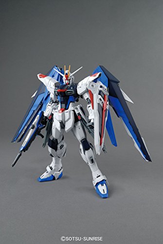 PLAYS REGALの【送料無料】BANDAI SPIRITS(バンダイ スピリッツ) MG 機動戦士ガンダムSEED フリーダムガンダムVer.2.0 1/100スケール 色分け済みプラモデル マルチカラー｜アングル2