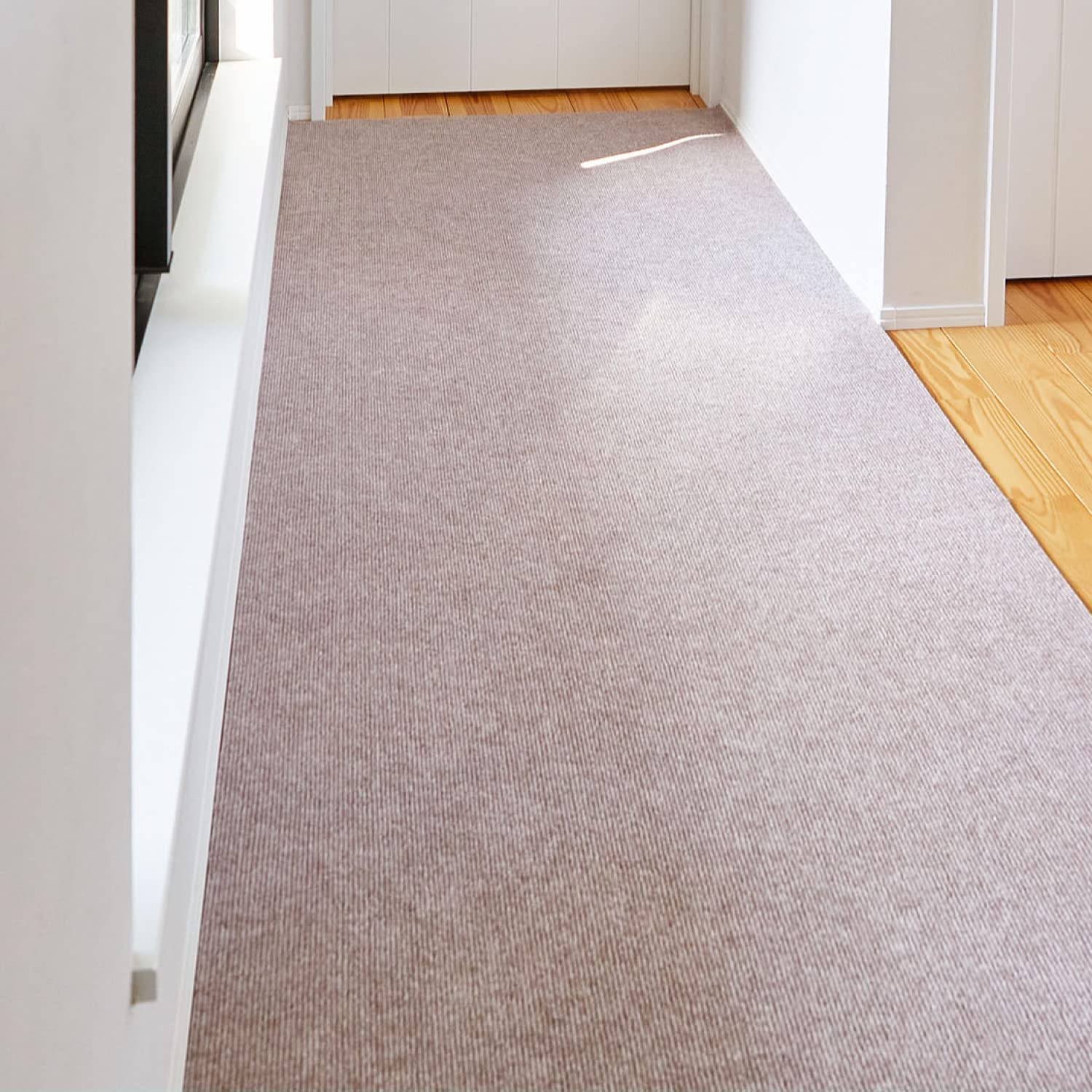 【送料無料】萩原(Hagihara) 廊下敷き カーペット （ベージュ,約90×600cm） 吸着 ピタっと止まる 洗える カットOK 日本製