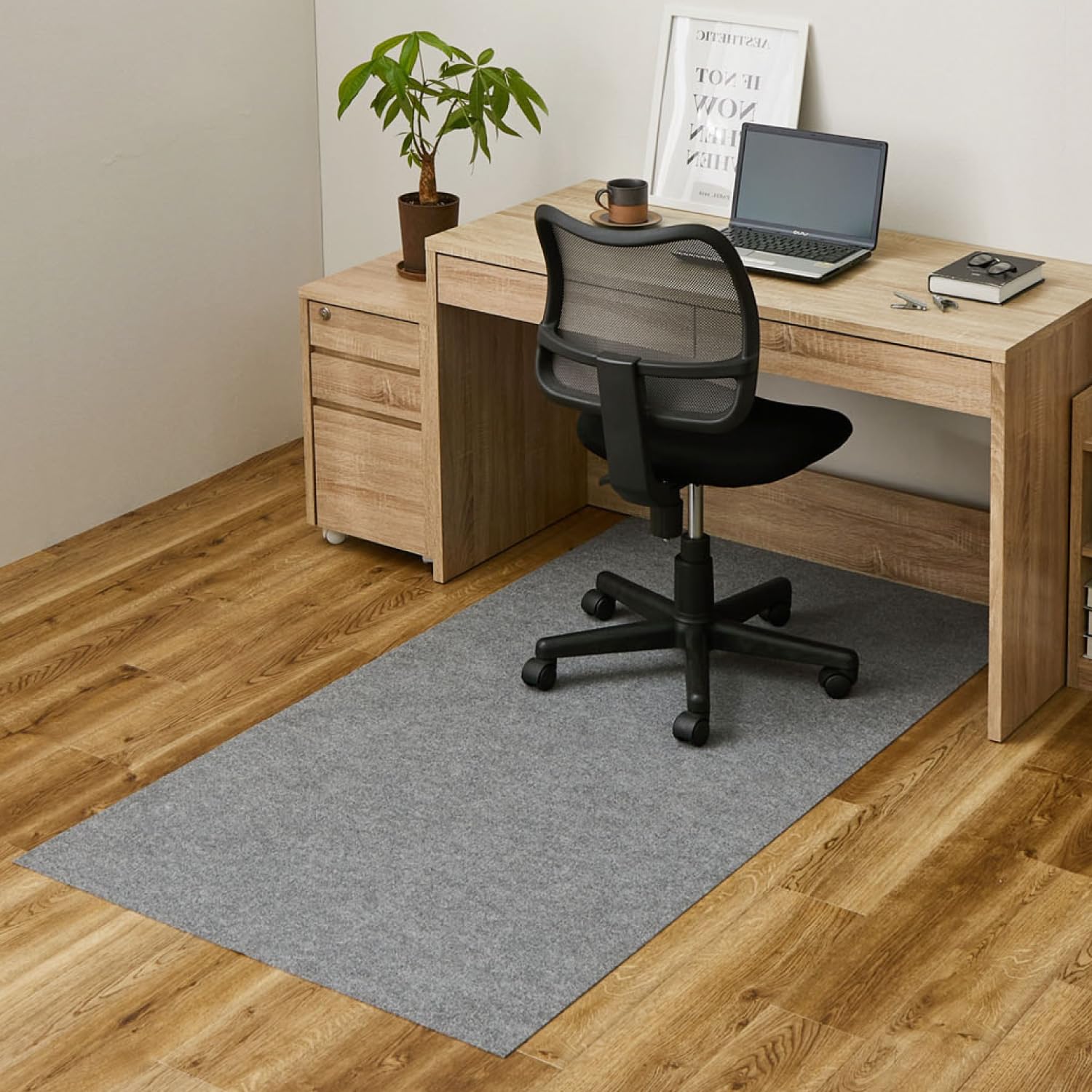 【送料無料】萩原(Hagihara) チェアマット ピタロ (グレー,約90×180cm) 吸着 ピタっと止まる 洗える カットOK 日本製