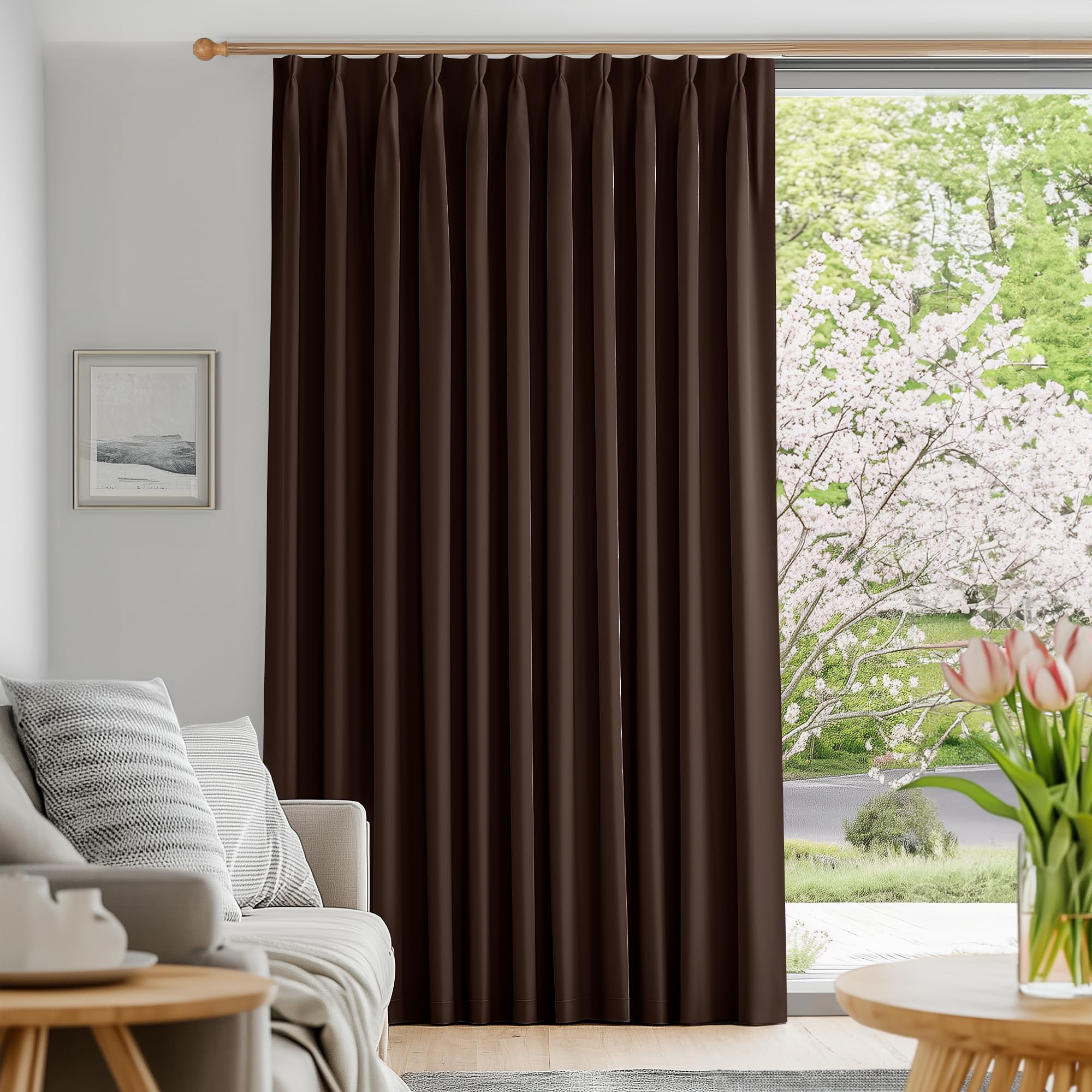 【送料無料】Deconovo 遮光カーテン ドレープカーテン 無地 1枚入 1級遮光 おしゃれ 仕切り 幅広い 形状記憶加工 UVカット 断熱 防寒 節電対策 昼夜目隠し 色：チョコレート、サイズ：丈230 cm x 幅150 cm (1枚組)
