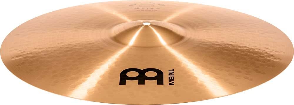 商品情報商品の説明商品紹介 【PURE ALLOY シリーズ】 MEINLピュア・アロイ・シリーズはドイツメイドの高い技術と、革新的なアイディアを融合する新しいシンバルラインとして、洗練されたマイネルならではのルックスと、精密で丁寧な物作りへのこだわりが、ミュージックスタイルを限定しない優れたタッチと、心地よく澄んだピュアな倍音、幅広い音域をカバーする豊かな響きを実現しています。 Byzanceに並ぶ大きなマザーシリーズとして音楽シーンに求められる様々なキャラクターを提供してまいります。 特徴 ・優れたタッチと透き通ったピュアなサウンド ・心地よい、澄んだ低音 ・幅広い音域をカバーする豊かな響き 音楽ジャンル ロック | ポップス | フュージョン | R&B | レゲエ | スタジオ こちらの商品は日本国内代理店商品となります。 並行輸入品に関しては、代理店を受けることが出来ませんのでお気を付け下さい。 ご注意（免責）＞必ずお読みください 参考価格として表示しているのは商品発売時点でのメーカーの想定した価格です。主な仕様 優れたタッチと透き通ったピュアなサウンド心地よい、澄んだ低音幅広い音域をカバーする豊かな響きメーカー側の意匠変更により、予告なく外観上のデザイン・カラー等が変わる場合がございますこちらの商品は日本国内代理店商品となります(並行輸入品は代理店を受けることが出来ません)