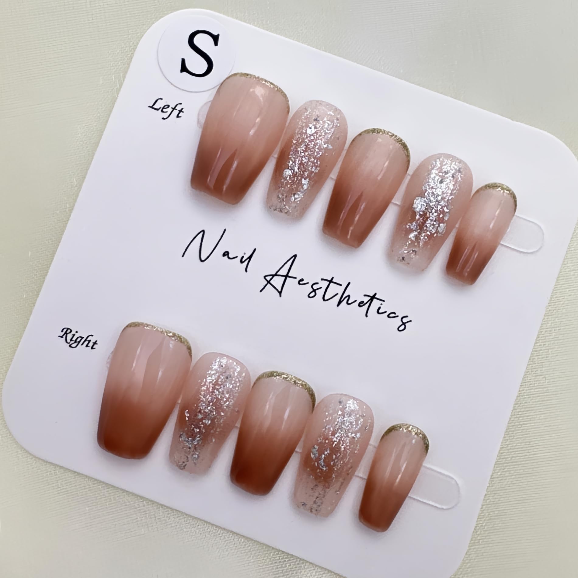 【送料無料】RosiFoxi Nails 手作り ネイルチップ 付け爪 優雅 可愛い アンバー 短い 中長 フレンチネイル insで色 パーティ 休日 通勤 ネイルアート 10枚入 色:Chic in Lowkey、サイズ:M