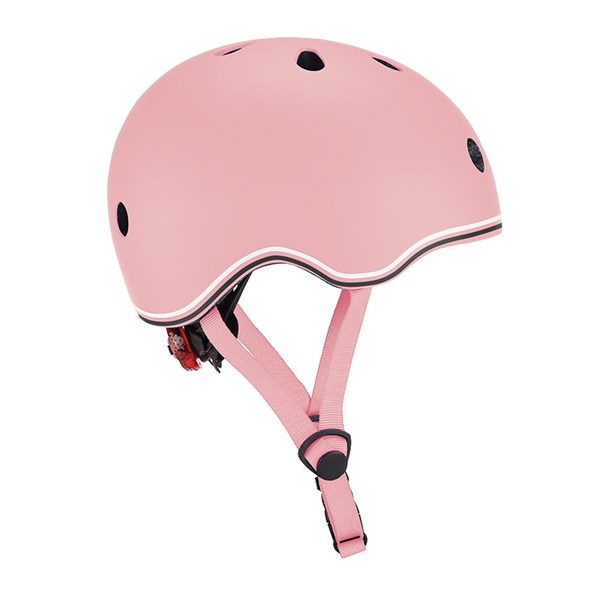 後部ダイヤルにLEDライトが付き、しっかり目立つ。安全対策ばっちりヘルメット。マットコーティング鮮やかきれいな発色のヘルメット。ヨーロッパの厳しい安全基準をクリアしており、自転車用としてもご使用いただけます。後部ダイヤル式の簡単サイズ調整（後頭部の調節リングで頭囲45-51cmのサイズ調整が可能）内側ふっくらクッションパッド付き（取外し水洗い可能）■サイズ：W20×D23×H16cm■重量：280g■備考：素材発泡ポリスチレン、ABS樹脂、ナイロン、ポリプロピレン、ポリエステル、電池1個（CR2032）原産国:中国CE規格安全基準取得品【自転車用ヘルメット、またはスケートボード用ヘルメット】自転車先進国ヨーロッパの厳しい基準をクリアしており、自転車用としてもご使用いただけます。※色・デザインは予告なく変更する場合がございますのでご了承ください。※パッケージ・取扱説明書は、お子さまの手の届かない場所に保管し、必要に応じてご参照ください。【GLOBBER（グロッバー）】　