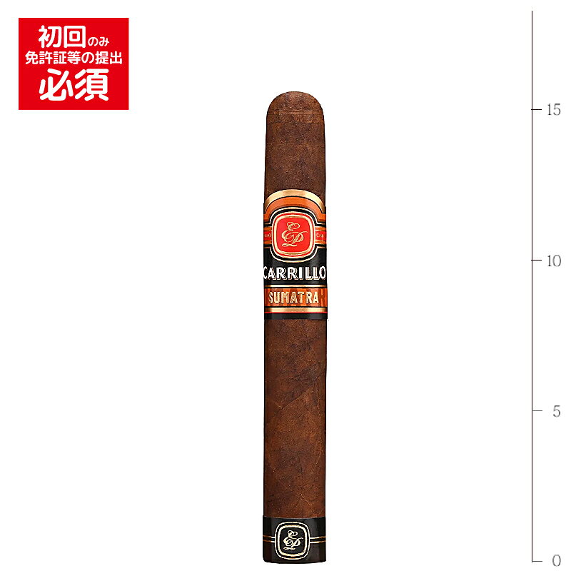 ＜商品情報＞ 品　名 E.P.カリージョ　エッセンス　スマトラ　トロ 英　名 EP Carrillo Essence Sumatra Toro 生産地 ドミニカ共和国 分　類 プレミアムシガー 区　分 トロサイズ系 太　さ 52RG / 20.64mm 長　さ 6inch/152mm 味の強さ その他 ＜商品説明＞ 　 クリーミーな口当たりに、アーシーな土の風味、スパイス、ココア、そしてブラックペッパーを思わせるスパイシーなニュアンスが重なり、ミディアムボディながらも複雑で奥行きのある味わいを楽しめる一本です。 赤みを帯びたエクアドル産スマトラ・ラッパーを、ホンジュラス産とニカラグア産の葉を組み合わせたダブルバインダーで支え、フィラーにはドミニカ産とニカラグア産のタバコを使用。異なる産地の葉を巧みにブレンドすることで、豊かな風味と個性的なキャラクターを引き出しています。 EP Carrillo Sumatraは、ラッパーの個性と、それがスモーキング体験に与える影響に焦点を当てた「Essence Series」の一本。 ドミニカ共和国のCasa Carrillo工場で、一本一本丁寧にハンドメイドされています。 ＜E.P.カリージョについて＞ Ernesto Perez-Carrillo（エルネスト・ペレス・カリージョ）の葉巻は、E.P. CARRILLO や EPC　と呼ばれ、葉巻愛好家の垂涎の的となっており、需要と供給のバランスが取れず、キューバ産のシガー以上に入手困難なブランドの1つとなっています。 伝説の始まりは、彼の父「エルネスト・セナドレス・カリージョ」は、1904年にキューバで生まれ、トルセドール（葉巻を巻く職人）で、1948年にハバナの小さな葉巻工場である、El Credito（エル・クレディート）を購入したことによります。 息子のエルネストは、幼いころに、父の後をくっついて歩いては、タバコ畑や葉巻について自然に学んだのですが、この幼少期における経験が後にエルネストの大きな財産となります。 キューバ革命により、多くの工場あ会社は新政府に没収され、エル・クレディート工場も例外ではありませんでした。その後、ペレス家はマイアミに移住し、9年後には、マイアミのリトルハバナにある葉巻工場を購入して、新たに ル・クレディート」と名づけ、生計を立てるようになります。 若いエルネストの夢はジャズ・ドラマーでしたが、ニューヨークより実家へ戻った後は、父の工場で働くようになり地元の人々のために葉巻を作り、後にエルネストは「LaGloriaCubana」のブランドで発売したシガーは、1992年にブランドした9本のうち4本がCigar Aficionadoを始めとすると専門誌でハイスコアを叩き出し、世界にその名を知らしめました。 一方で、大きくなりすぎたエル・クレディートの工場は他社の資本を受け入れることになり、その傘下で事業継続をする事になったのですが、彼の息子のErnestoIIIと、娘のLissetteと一緒に、ペレス家は自身の名前を持った「E.P. CARRILLO」という、葉巻工場を立ち上げることに成功したのです。 下の3つのシリーズは、ヒストリア、アンコール、プレッジ（誓い）という順番に発売されているのですが、それぞれの名前には、ファミリーの基軸となる葉巻に対し、彼らの想いが込められているように感じます。 他の葉巻では滅多にないことなのですが、フラットカットで吸うと、ブレンドこそ異なるものの、その味の強さからかシリーズによる大きな特徴の差は感じにくいのですが、パンチカットにすることにより、その葉巻が持っている、気品のある味わいと香りが楽しめます。 ラ・ヒストリア ラッパーはメキシコ・サンアンドレス、バインダーにエクアドル・スマトラ、フィラーにニカラグアを使用。完熟したグレープフルーツやオレンジなどの柑橘の香り。コーヒーでいうところのマンデリンのような感じ・・・。 よほど、良質な葉を選んでいるせいなのか、ローストも強めで、フルボディで、複雑さもあるのに雑味を感じさせない。 アンコール ラッパー、バインダー、フィラーの全てがニカラグアを使用。3つの中では最もマイルド。イチジクやナツメグ、などの熟したナッツの甘味をもち、ボリバーやモンテクリストなどに感じられる、土のミネラルが感じられる。 複雑性もありボディは強めだが、それ以外の甘味、苦み、コクなどのバランスが取れており、深煎りののブレンドコーヒーのよう。 プレッジ ラッパーはコネチカット・ハバノ、バインダーにエクアドル、フィラーにニカラグアを使用。ヒストリアと同じ柑橘系の香りを持つが、レモンやライム系であり、コーヒーというよりも、ダージリンやウバなどの紅茶が持つ、苦みや香りの要素を持っている。 味わいは他の二つと同様に複雑性に満ちているが、どれもドローの良さには驚く。コーヒーで例えるなら、ブルーマウンテンを2倍の豆量で抽出した感じ。 ＜重要事項＞ 　 ・店舗併用在庫につき品切れの場合がございます ・在庫詳細につきましてはお問合せ下さいませ。 ・商品のお届けには4〜8営業日を頂いておりますが、お急ぎの場合は、できるだけご対応させて頂きますのでお気軽にご相談くださいませ。 ・一部を除き、メーカー様よりお取寄の為、品切れの場合がございます。詳細在庫につきましては、お問合せ欄よりご連絡下さいませ。 ・商品画像はイメージにつき、デザイン変更やヴィンテージ切替などにより実際の商品と異なる場合がございます。 輸入元： 販売店：リカープラザ大越酒店 その他：