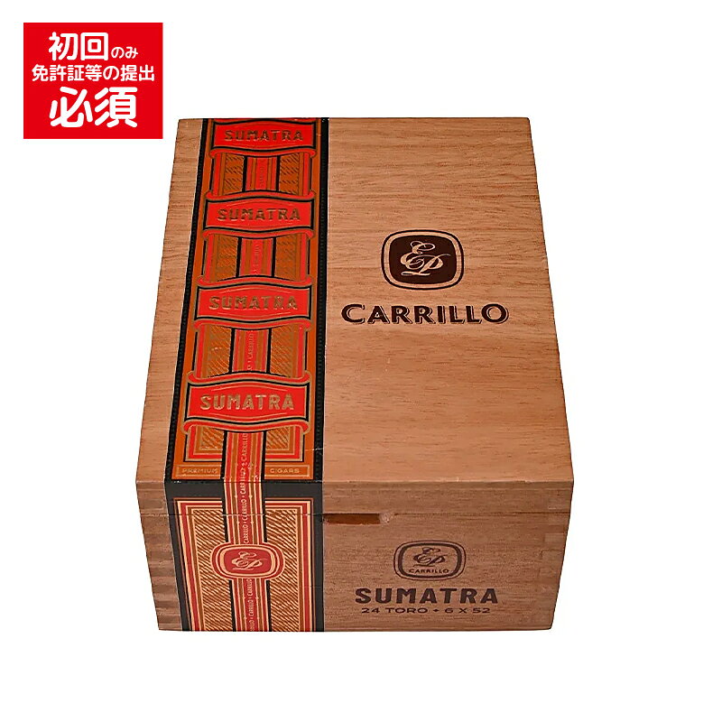 ＜商品情報＞ 品　名 E.P.カリージョ　エッセンス　スマトラ　トロ 英　名 EP Carrillo Essence Sumatra Toro 生産地 ドミニカ共和国 分　類 プレミアムシガー 区　分 トロサイズ系 太　さ 52RG / 20.64mm 長　さ 6inch/152mm 味の強さ その他 ＜商品説明＞ 　 クリーミーな口当たりに、アーシーな土の風味、スパイス、ココア、そしてブラックペッパーを思わせるスパイシーなニュアンスが重なり、ミディアムボディながらも複雑で奥行きのある味わいを楽しめる一本です。 赤みを帯びたエクアドル産スマトラ・ラッパーを、ホンジュラス産とニカラグア産の葉を組み合わせたダブルバインダーで支え、フィラーにはドミニカ産とニカラグア産のタバコを使用。異なる産地の葉を巧みにブレンドすることで、豊かな風味と個性的なキャラクターを引き出しています。 EP Carrillo Sumatraは、ラッパーの個性と、それがスモーキング体験に与える影響に焦点を当てた「Essence Series」の一本。 ドミニカ共和国のCasa Carrillo工場で、一本一本丁寧にハンドメイドされています。 ＜E.P.カリージョについて＞ Ernesto Perez-Carrillo（エルネスト・ペレス・カリージョ）の葉巻は、E.P. CARRILLO や EPC　と呼ばれ、葉巻愛好家の垂涎の的となっており、需要と供給のバランスが取れず、キューバ産のシガー以上に入手困難なブランドの1つとなっています。 伝説の始まりは、彼の父「エルネスト・セナドレス・カリージョ」は、1904年にキューバで生まれ、トルセドール（葉巻を巻く職人）で、1948年にハバナの小さな葉巻工場である、El Credito（エル・クレディート）を購入したことによります。 息子のエルネストは、幼いころに、父の後をくっついて歩いては、タバコ畑や葉巻について自然に学んだのですが、この幼少期における経験が後にエルネストの大きな財産となります。 キューバ革命により、多くの工場あ会社は新政府に没収され、エル・クレディート工場も例外ではありませんでした。その後、ペレス家はマイアミに移住し、9年後には、マイアミのリトルハバナにある葉巻工場を購入して、新たに ル・クレディート」と名づけ、生計を立てるようになります。 若いエルネストの夢はジャズ・ドラマーでしたが、ニューヨークより実家へ戻った後は、父の工場で働くようになり地元の人々のために葉巻を作り、後にエルネストは「LaGloriaCubana」のブランドで発売したシガーは、1992年にブランドした9本のうち4本がCigar Aficionadoを始めとすると専門誌でハイスコアを叩き出し、世界にその名を知らしめました。 一方で、大きくなりすぎたエル・クレディートの工場は他社の資本を受け入れることになり、その傘下で事業継続をする事になったのですが、彼の息子のErnestoIIIと、娘のLissetteと一緒に、ペレス家は自身の名前を持った「E.P. CARRILLO」という、葉巻工場を立ち上げることに成功したのです。 下の3つのシリーズは、ヒストリア、アンコール、プレッジ（誓い）という順番に発売されているのですが、それぞれの名前には、ファミリーの基軸となる葉巻に対し、彼らの想いが込められているように感じます。 他の葉巻では滅多にないことなのですが、フラットカットで吸うと、ブレンドこそ異なるものの、その味の強さからかシリーズによる大きな特徴の差は感じにくいのですが、パンチカットにすることにより、その葉巻が持っている、気品のある味わいと香りが楽しめます。 ラ・ヒストリア ラッパーはメキシコ・サンアンドレス、バインダーにエクアドル・スマトラ、フィラーにニカラグアを使用。完熟したグレープフルーツやオレンジなどの柑橘の香り。コーヒーでいうところのマンデリンのような感じ・・・。 よほど、良質な葉を選んでいるせいなのか、ローストも強めで、フルボディで、複雑さもあるのに雑味を感じさせない。 アンコール ラッパー、バインダー、フィラーの全てがニカラグアを使用。3つの中では最もマイルド。イチジクやナツメグ、などの熟したナッツの甘味をもち、ボリバーやモンテクリストなどに感じられる、土のミネラルが感じられる。 複雑性もありボディは強めだが、それ以外の甘味、苦み、コクなどのバランスが取れており、深煎りののブレンドコーヒーのよう。 プレッジ ラッパーはコネチカット・ハバノ、バインダーにエクアドル、フィラーにニカラグアを使用。ヒストリアと同じ柑橘系の香りを持つが、レモンやライム系であり、コーヒーというよりも、ダージリンやウバなどの紅茶が持つ、苦みや香りの要素を持っている。 味わいは他の二つと同様に複雑性に満ちているが、どれもドローの良さには驚く。コーヒーで例えるなら、ブルーマウンテンを2倍の豆量で抽出した感じ。 ＜重要事項＞ 　 ・店舗併用在庫につき品切れの場合がございます ・在庫詳細につきましてはお問合せ下さいませ。 ・商品のお届けには4〜8営業日を頂いておりますが、お急ぎの場合は、できるだけご対応させて頂きますのでお気軽にご相談くださいませ。 ・一部を除き、メーカー様よりお取寄の為、品切れの場合がございます。詳細在庫につきましては、お問合せ欄よりご連絡下さいませ。 ・商品画像はイメージにつき、デザイン変更やヴィンテージ切替などにより実際の商品と異なる場合がございます。 輸入元： 販売店：リカープラザ大越酒店 その他：
