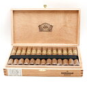 ＜商品情報＞ 品　名 ワープト チンチャレ　ロブスト 英　名 Nicaraguan Cigar Warped Chinchilla Robusto 生産地 ニカラグア 分　類 プレミアムシガー 区　分 ロブスト系 太　さ 50RG / 19.85 mm 長　さ 5 inch/ 127mm 味の強さ ●●●●〇 その他 ＜商品説明＞ 　 ここまで、今回入荷したワープトのティスティングをしてから8本目になるが、1本としてドロー不良や方燃えが 無く、クオリティの高さに驚く。のバランス良し、このチンチャレは。ワープトの中ではコクとスパイスがやや 強めに仕上がっている。また、これまでの感想になるのだが、ワープトのシガーは強すぎるといったものが無く 、かといって弱すぎて物足りないとういうのも無い。感覚的にはなるが、強さが3の辺りでありながらも、それ ぞれのシガー、1本ずつ個性をしっかりと持っているというのがすごい。 チンチャレは、ワープドが10年の歴史の中でドミニカ共和国で生産した最初の葉巻です。このミディアムからフルボディのプレミアム シガーは、魅力的なダーク エクアドル ハバノ 2000 ラッパーをドミニカ HVA バインダーとドミニカ共和国産のロングフィラー タバコにかけています。 相性の良いお酒 シェリー樽もしくは1stフィルのモルト、バーボン、アルマニャック、ダークラム ワープドシガーは、カイル・ゲリス氏によって、2009年にシガー市場に参入した新進気鋭のシガーブランド。 まず、この葉巻は フロリダ州マイアミにある「エル・チタン・ブロンズ」やニカラグアの「アガノルサ」等のシガー工場で生産されており、これら工場で生産されているという事だけでも大変価値のあるシガーであると言えます。 グランレゼルバ1988 カイルの30歳の誕生日を祝って生産されたブレンドで、ラッパー、バインダー、フィラーにニカラグア産のキューバンシードが使用されています。 ウッディで重厚な味わいながらも、舌に残るスパイス感が心地よく、鼻抜けのよい煙を特徴とします。 クラウド・ホッパー ケイリーガイルと、兄のディヴィンによって開発されたシガーで、ほのかに感じる花の香りや、なめし皮のような重厚さや、ダークチョコのニュアンスを持ちます。 モンテクリストを上品にし、ボリバーの土っぽさを強調した感じの味わいで、はキューバ的な味わいを表現。ドローはやや固めに仕上げています。かと言って、生産工場が良いこともあり、ドロー不良は感じられず、煙もきちんと入って来るので安心。 ワープドシガーの一覧はこちら ＜重要事項＞ 　 ・店舗併用在庫につき品切れの場合がございます ・在庫詳細につきましてはお問合せ下さいませ。 ・商品のお届けには4～8営業日を頂いておりますが、お急ぎの場合は、できるだけご対応させて頂きますのでお気軽にご相談くださいませ。 ・一部を除き、メーカー様よりお取寄の為、品切れの場合がございます。詳細在庫につきましては、お問合せ欄よりご連絡下さいませ。 ・商品画像はイメージにつき、デザイン変更やヴィンテージ切替などにより実際の商品と異なる場合がございます。 輸入元： 販売店：リカープラザ大越酒店 その他：