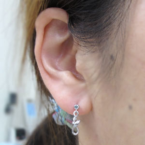 プラチナ・アクアマリンサンタマリア・ピアス・ヘビ・蛇・へび・ピアス