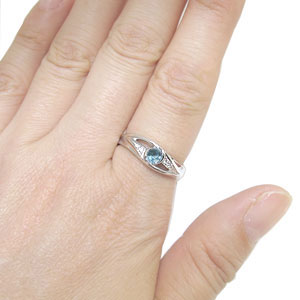 PLEJOUR 誕生石ジュエリー専門店のブルートパーズ エンゲージリング 婚約指輪 11月誕生石 一粒 10金｜アングル2