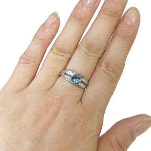 PLEJOUR 誕生石ジュエリー専門店の大粒 ブルートパーズ エンゲージリング 婚約指輪 11月誕生石 一粒 10金｜アングル2