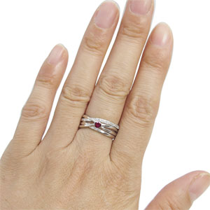PLEJOUR 誕生石ジュエリー専門店のルビー 婚約指輪 18金 一粒 ルビー リング｜アングル2