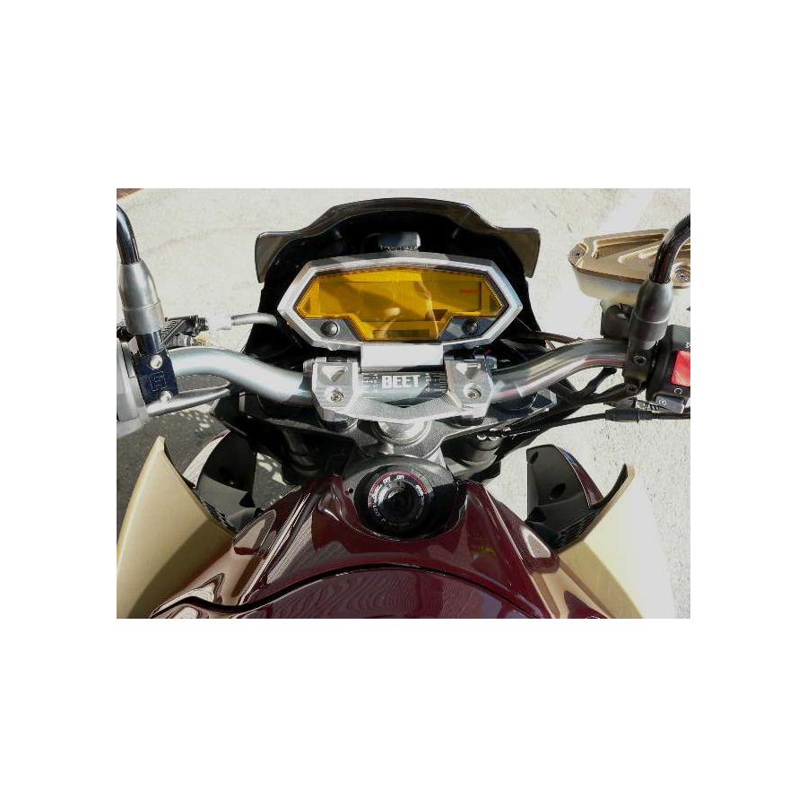 メーカー名：ビートメーカー品番：0605-KA4-TP・ノーマルハンドルを、アルミハンドル化するコンバージョンKIT です。・ハンドルバーはロード用に製作した弊社テーパーハンドルを使用、アルミハンドル化による軽量化も期待できます。・細かい調整をのぞいてほぼボルトオンで装着可能。・ハンドルの絞り角の違いで20mmほどハンドルエンドが手前に移動、比較的楽なポジションに変更されます。適合情報：カワサキ[KAWASAKI] Z1000 [ZRT00D] 10-142019/05/16モトログデータより転載（情報はメーカーにて更新されている場合があります）適応車両 ：Z1000(10-)商品説明・取扱注意事項 ：●細かい調整をのぞいてほぼボルトオンで装着可能。●ハンドルの絞り角の違いで20mmほどハンドルエンドが手前に移動、比較的楽なポジションに変更できます。商品概要等 ：ノーマルハンドルを、アルミハンドル化するコンバージョンKITです。ハンドルバーはロード用に製作したBEET社テーパーハンドルを使用、アルミハンドル化による軽量化も期待できます。