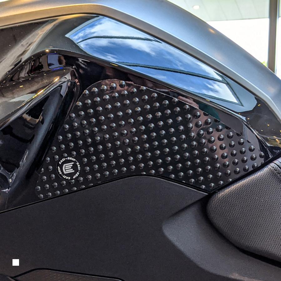 R&G (アールアンドジー ) Eazi-Grip Tank Grips:EVO:ブラック COLOR F900R RG-EVO129BL