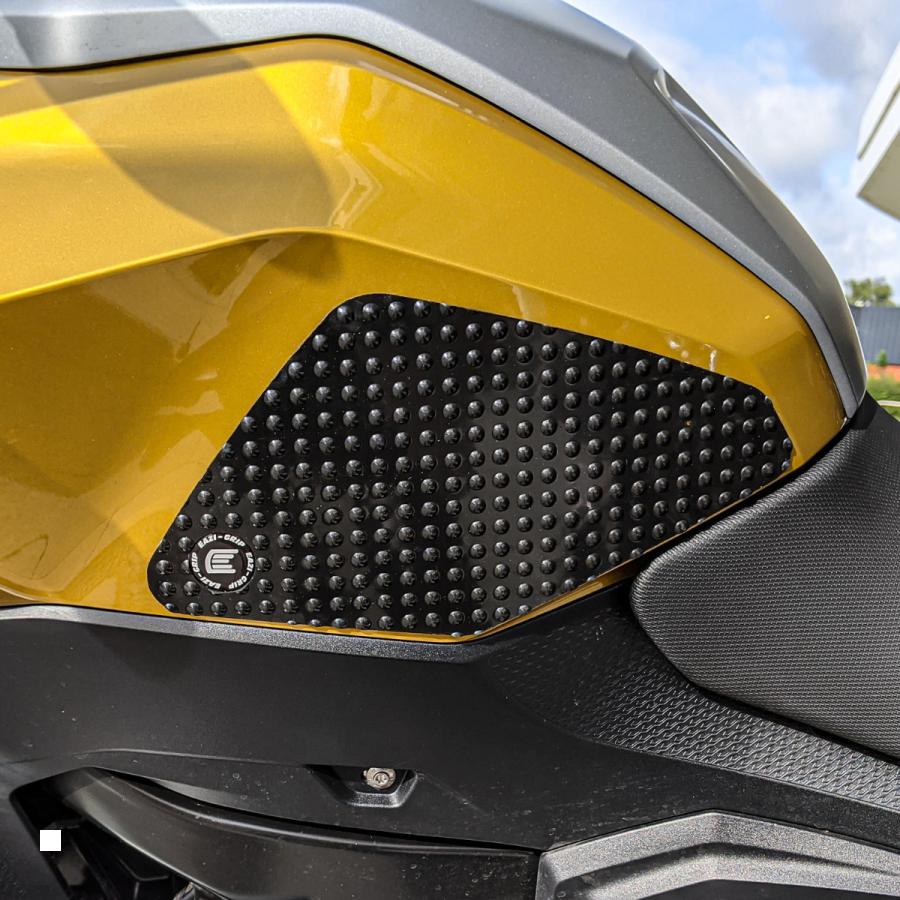 R&G (アールアンドジー ) Eazi-Grip Tank Grips:EVO:ブラック COLOR F900XR RG-EVO130BL
