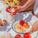 DOIY Amanita Salt&Pepperダイニングテーブルを華やかに演出するキノコデザインの塩こしょう入れセット穴が多い方をコショウ入れ、少ない方を塩入...
