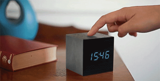 Gingko ElectronicsCUBE BLACK CLICK CLOCKキューブクリッククロック指を鳴らすなどの音に反応し点灯時間、日付、温度を表示アラーム機能搭載(スヌーズ付)インテリア置時計温度計カレンダーギフト プレゼント [3]