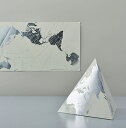 PLATINUM AuthaGraph WORLD MAP our planet on tetra and on rectangle［プラチナ］オーサグラフ世界地図三角地球儀と四角い地図面積が極力正しいオーサグラフ図法を用いた世界地図です．