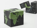 geografia / ジオグラフィアEARTH SKY TWISTABLE GLOBE eight cubes.ツイスタブル グローブ／回遊式地球儀ループ状につながった8つの立方体をひねることで地球儀が天球儀に変身します