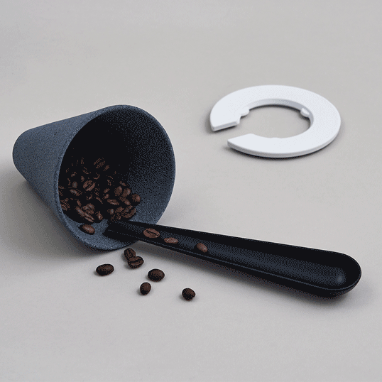 抽出後のコーヒー豆 やさしく取り除くツール cerapotta maintenance scoop セラポッタ メンテナンススクープ コーヒーグラウンズ 2Way設計 キッチン用品 フィルター スプーン 先端形状 抽出前 抽出後 日本製 お手入れ簡単 インテリア雑貨 食洗機使用OK ポリプロピレン