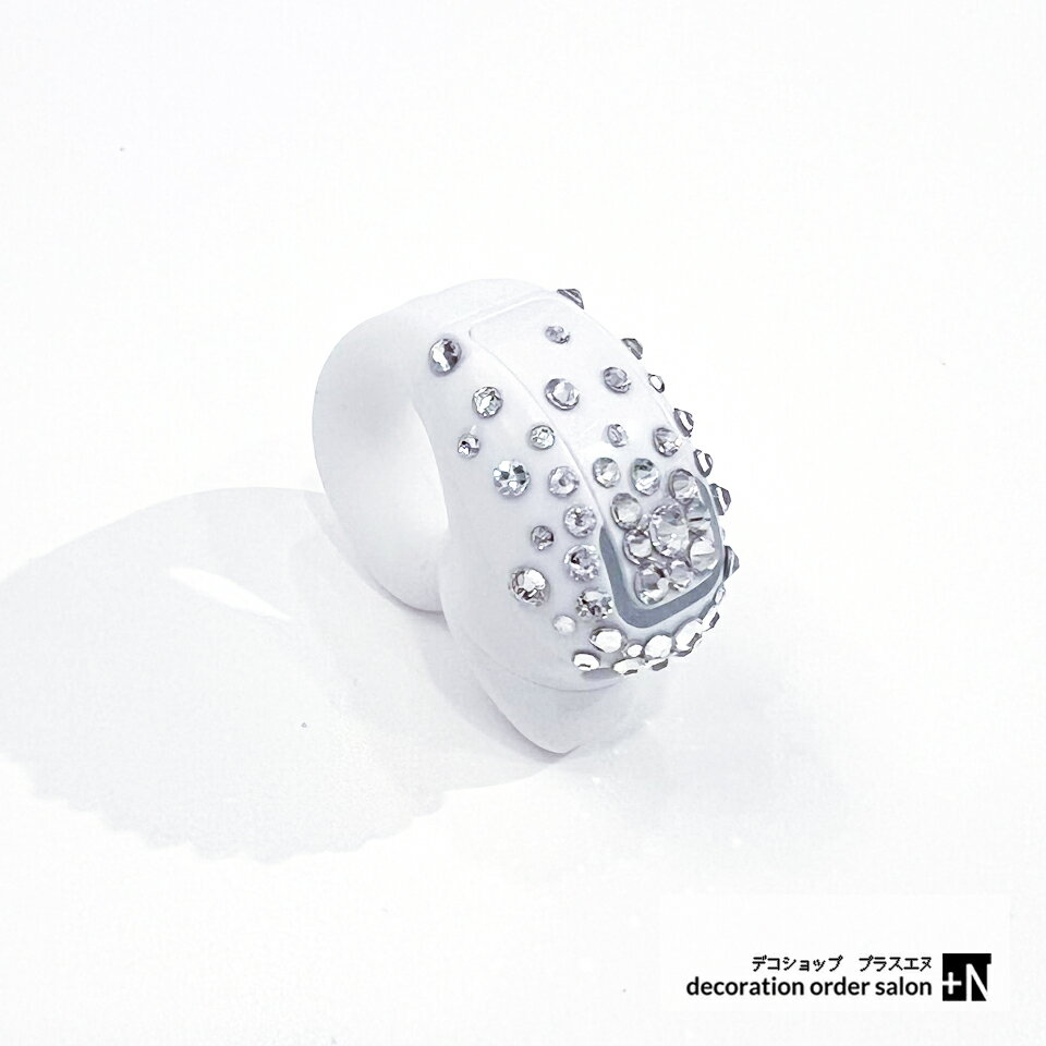 遂に登場！！キラキラの片耳クリップイヤホン 毎日使うものだからキラキラに可愛くデコレーション 機能も使いやすいタイプです。 付けてるだけでおしゃれ。 プレゼントにも喜ばれています ■イヤホン詳細 【簡単接続】本製品はブルートゥース搭載のスマ...