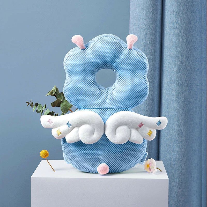 商品詳細 商品内容 転倒防止クッション 素材 綿、ポリエステルなど カラー 写真の通り サイズ フリーサイズ：35x22cm 生産国 中国 注意書き ※商品写真は、できる限り現品を再現するように画像処理などの補正を行っておりますが、ご利用のモニターや環境により差異が生じます。予めご了承ください。 ※上記の数値は、実測によるものです。多少の誤差はご容赦ください。 ※仕様は予告なく変更される場合があります。（ご使用に差し支えない程度） その他 ※お客様が通常と同じお買い物ステップで安心して海外の商品を購入できるよう、楽天市場から指定を受けた委託先である（株）コマースロボティクスが、当店の店舗運営業務を行います。 ※当店でご購入された商品は、原則として、「個人輸入」としての取り扱いになり、全て中国からお客様のもとへ直送されます。 ※個人輸入される商品は、全てご注文者自身の「個人使用・個人消費（日本に居住する者に寄贈される物で、当該寄贈を受ける者の個人的な使用に供される場合を含みます。）」が前提となります。第三者への譲渡・転売が法令で禁止されるもの（医薬品、医薬部外品、化粧品等を含みますが、これに限られません。）もございますのでご注意下さい。 ※通関時に関税・輸入消費税が課税される可能性があります。課税額はご注文時には確定しておらず、通関時に確定しますので、商品の受け取り時に着払いでお支払いください。詳細はこちらご確認下さい。 ・ご注文後、5営業日以内に配送手続きをいたします。配送作業完了後、4〜7日程度でのお届けとなります。（商品によって納期が異なりますので、詳細は店舗までお問い合わせください。）