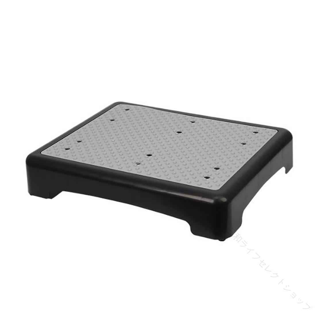 サイズ：50*40*9.5cm◆商品名：GOODCHI 踏み台 踏台昇降用トスツール 段差解消 滑り止め 補助 介助 車 玄関 浴室 高齢 乗降台 一体型 踏み台 (ブラック+グレー)【商品詳細】 材質：高品質のポリプロピレン素材で、軽量で持ち運びが便利です。サイズ：44*34*9.5cm、玄関に最適な省スペース設計の9.5cmの高さ。【段差解消】 9.5cmの高さで段差を解消し、車の乗り降りもスム ーズに。足を真ん中に近づけるようにして使用してください。【滑り止め】 表面に滑り止めマットが付いており、安定感があり転倒を防ぎます。取り外し可能で洗浄も簡単です。【車の乗り降り用】お年寄りにも最適、軽量で持ち運びも簡単です。雨の日でも滑らず安心です。【適用範囲】 玄関、階段、ベッド、バスタブ、車、出入口、屋外階段、不均一な地面等に使用可能。自分用はもちろん、大切な方への贈り物にも最適です。 【原産国／製造国: 中国】 .踏み台 踏台昇降用トスツール 一体型 踏み台昇降 滑り止め 段差解消 補助 介助 車 玄関 浴室 高齢 乗降台 ブラック グレー ステップ 玄関台 浴室用台 介護用品 乗降補助 介助用踏み台 軽量 耐荷重 安全 台車用 コンパクト 収納簡単 高齢者用 踏み台安全 踏み台多機能 踏み台丈夫 踏み台滑り止め付き 足場 踏み台補助 踏み台屋内 踏み台屋外 踏み台車椅子対応 踏み台乗降補助 踏み台昇降補助 踏み台段差解消 踏み台介護用 踏み台高齢者向け 踏み台安心設計 踏み台耐久性 踏み台安定性 踏み台使いやすい 踏み台簡単設置 踏み台室内用 踏み台浴室用 踏み台玄関用 踏み台車椅子対応 おすすめ 人気 ランキング セール 踏み台安心 踏み台補助台 踏み台用途多様 踏み台安全設計。 指定された配送時間は承っておりません。【三和ライフセレクトショップ】