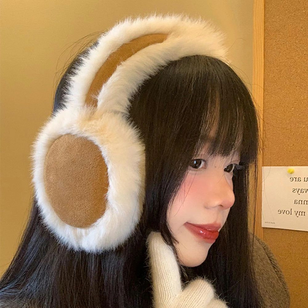 優しい肌触りに仕上がり ファッションに取り入れやすいシンプルデザインの耳あてです。 ふわふわのフェイクファーが耳を寒さから守ります♪ 自分用にも、プレゼント用にもオススメ! 寒い日のお出かけ時に、さっと簡単につけれるイヤーマフのご紹介！ 内...