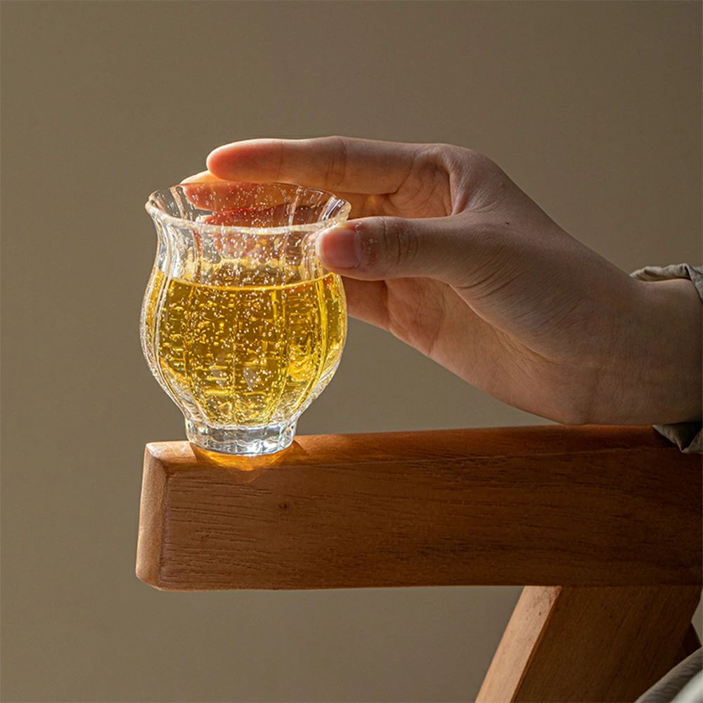 「2点セット」 スイセン形 グラス 美しい気泡　耐熱ガラス 120ml ガラスコップ ミニ ガラス・おちょこ ローグラス 日本酒 お酒 冷茶グラス ティーグラス 電子レンジOK 来客用 小さい かわいい おしゃれ ガラス食器 お祝い ギフト 送料無料