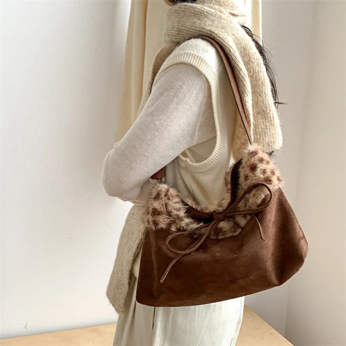 スエードバッグ トートバッグ レディース 大容量 A4 軽量 肩掛けバッグ スエード調バッグ フェイクファー エコファー 肩掛け 手提げ 冬バッグ トート バッグ スエード スウェード スウェードバッグ 軽い お出かけ デート お呼ばれ ママコーデ