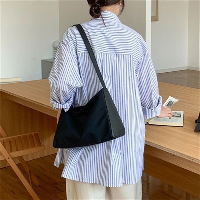 ショルダー バッグ レディース 大容量 軽量 2WAY きれいめ トートバッグ 斜め掛け 肩掛け 手提げ 肩掛けバッグ ショルダー ナイロントート 手提げバッグ ワンハンドル ワンショルダー ファスナー 軽い 防水 シンプル オフホワイト ブラック 白 黒 2