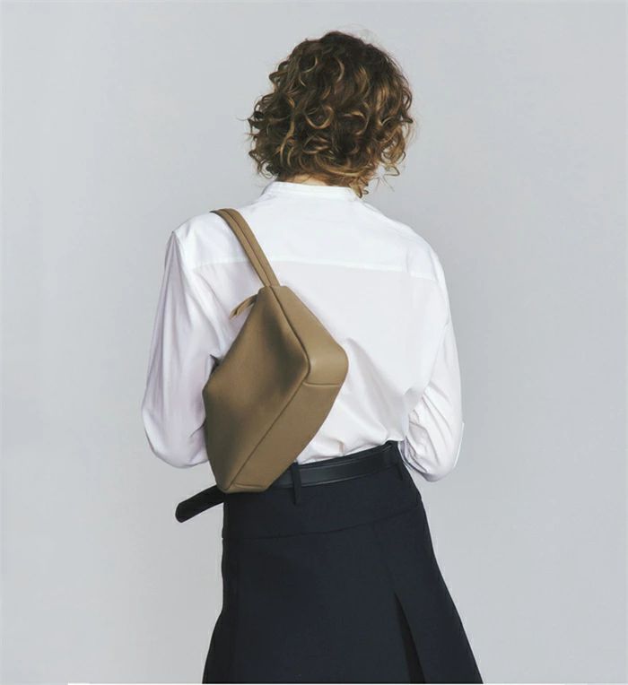 本革 トートバッグ レディース 小さめ 軽量 肩掛け 通勤バッグ お仕事バッグ 牛革 手提げ 手提げバッグ 肩掛けバッグ かばん ハンドバッグ ワンハンドル ミニバッグ 軽い シンプル 柔らか ソフト ファスナー 大人 上品 モード 20代 30代 40代 50代