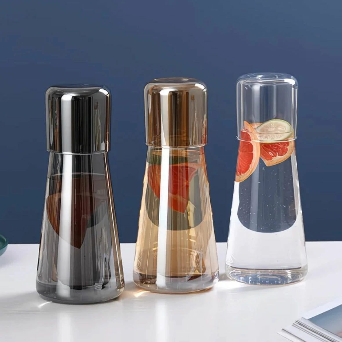 フルーツビネガードリンクに利用できる耐熱ガラス製冷水筒 ガラスポット 蓋としても利用できるコップ付き 食洗機対応 おしゃれ ギフト ピッチャー 冷水筒 耐熱 耐冷 水差し 麦茶 ミルク ジュース 紅茶 加熱可 透明度が高い