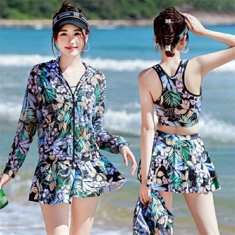 水泳後はできるだけ速く洗うこと。特に砂浜や海水に触れた薄い水着。洗った後、直射日光が当たらないようにし、干す方式を採用することが望ましい。硬く絞ってはいけない。 ?清水で洗浄してください。 お湯、洗剤、漂白剤などの薬液に浸して洗わないでください。?★温泉に入るのはぬるま湯で大丈夫です。 手で洗ってください。機械で洗ってはいけません。?高温の場所で他の色のついた衣類と接触すると、染色の恐れがあります。? 荒れた砂浜、岩、温泉プール（タオル、バスタオルなどで座り込むことができる））に直接触れないで、水着の生地に摩耗を与えないようにしてください。 使用後は袋や車のトランクに長時間こもらないでください。熱化して退色する恐れがあります。?いくら質の良い水着でも寿命は他の服より短いので、使用後は水着の衛生とメンテナンスに注意する必要があります。