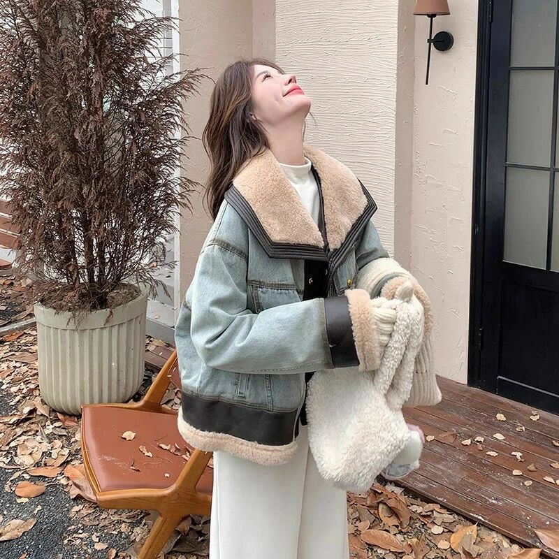 2025年冬 新作 レディース デニムダウン 韓国カレッジスタイル シープファーカラー ?接ぎデザイン 保温強化...