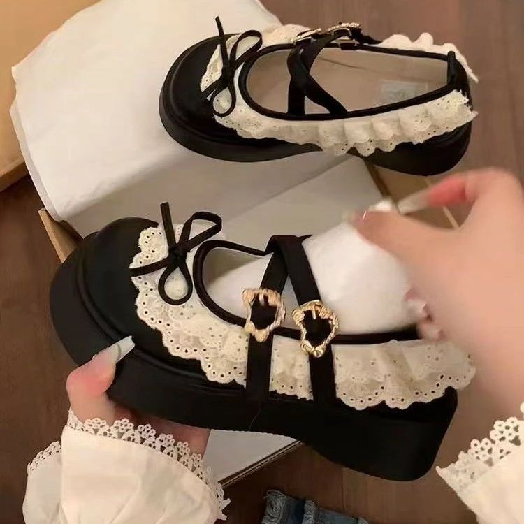 ローファー レディース レースアップシューズ ラウンドトゥ エナメル ぺたんこ 蝶飾り 無地 厚底 編み上げ 滑りにくい 柔らかい 疲れない 歩きやすい 可愛い ガーリー スタイルアップ 美脚 脚長効果 アウトドア 通勤 通学 女性用 春夏秋