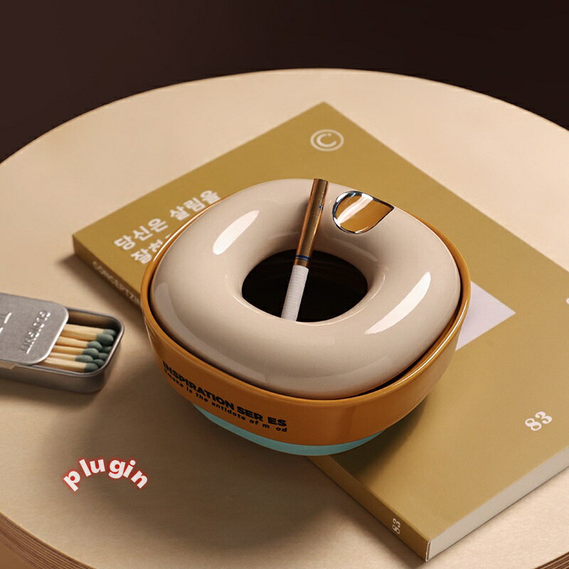 【送料無料】【ポイント5倍】クリエイティブ 陶器製 灰皿 高級 おしゃれ ニッチデザイン ホテル オフィス リビング 卓上飾り インテリア雑貨 新築祝い ギフト 記念品