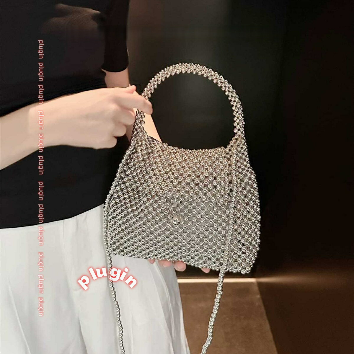 》【ポイント3倍】【送料無料】2026レトロキャットウォークシャイニーメタリック電着シルバービーズバッグニッチライトラグジュアリー多用途手織りショルダークロスボディバッグ