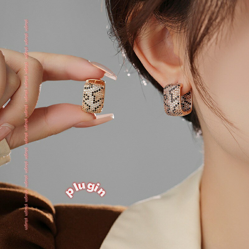 Mabe Pearls - 【ポイント8倍】ファッショナブルで豪華な高級ヒョウ柄イヤリング、人気のマイクロ散りばめイヤリング、ニッチなユニークなデザイン、個性と気質のイヤリング