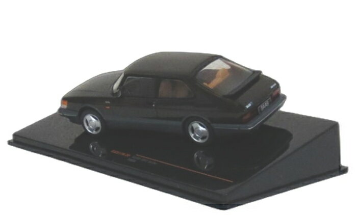 プラスワン・マーケットのixo（イクソ） 1/43 サーブ 900 ターボ 1988 ブラック ミニカー｜アングル2