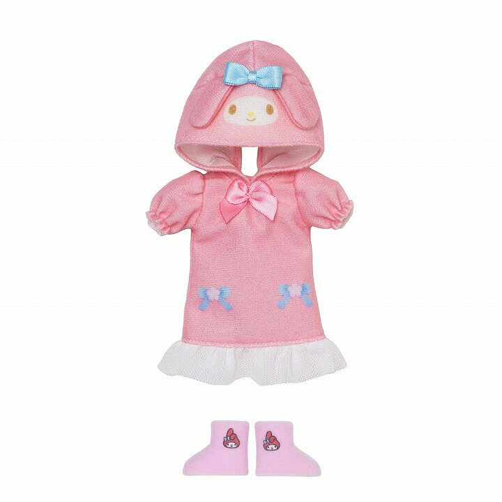 商品名リカちゃん マイメロディ ルームウェア商品説明マイメロディのルームウェアとルームシューズのセットです。 かわいいフードをかぶれば、マイメロディになりきれちゃうピンク×ホワイトのルームウェア。 マイメロディのプリントが入ったふわふわのルームシューズと合わせれば、おうち時間がもっと甘くて幸せに。 マイメロディ気分を楽しめるドレスセットです。 【商品内容】 ドレス(1)、クツ(1)商品詳細・パッケージサイズ：W145×H215×D22mm ・発売日：2026年6月20日 ・対象年齢：3歳〜JANコード4904810082552備考(C) TOMY (C)2026 SANRIO CO., LTD. APPROVAL NO. L670577（リカちゃん 人形 ドール 着せ替え ごっこ遊び お世話 りかちゃん ままごと お人形遊び サンリオ ルームウエア 更新日：2026/06/23）マイメロディのルームウェアとルームシューズのセット リカちゃん マイメロディ ルームウェア