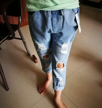 送料無料デニムパンツ ダメージデニムパンツ ジーンズ ロングパンツ キッズ ジュニア 子供服 男の子 女の子 男女兼用 ボトムス 破れ加工 擦れ 穴あき カジュアルパンツ ズボン 長ズボン ジーパン おしゃれ ラフ 普段着 スポーツ着 ボーイズ ガールズ