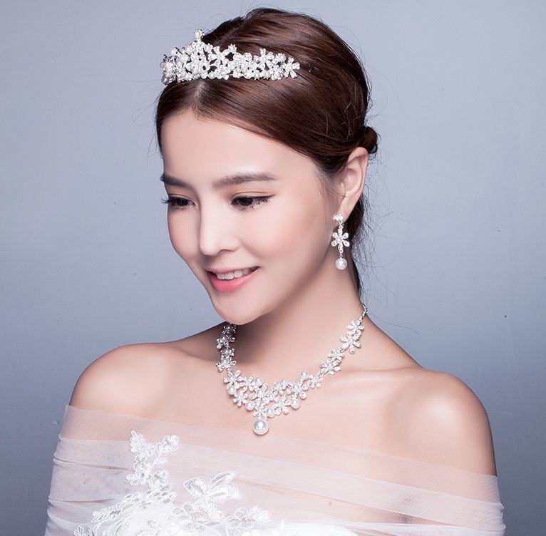 送料無料 ティアラ ネックレス ピアス イヤリング ウエディング コスプレ 髪飾り 花嫁 結婚式 ヘッドドレス イヤーア…