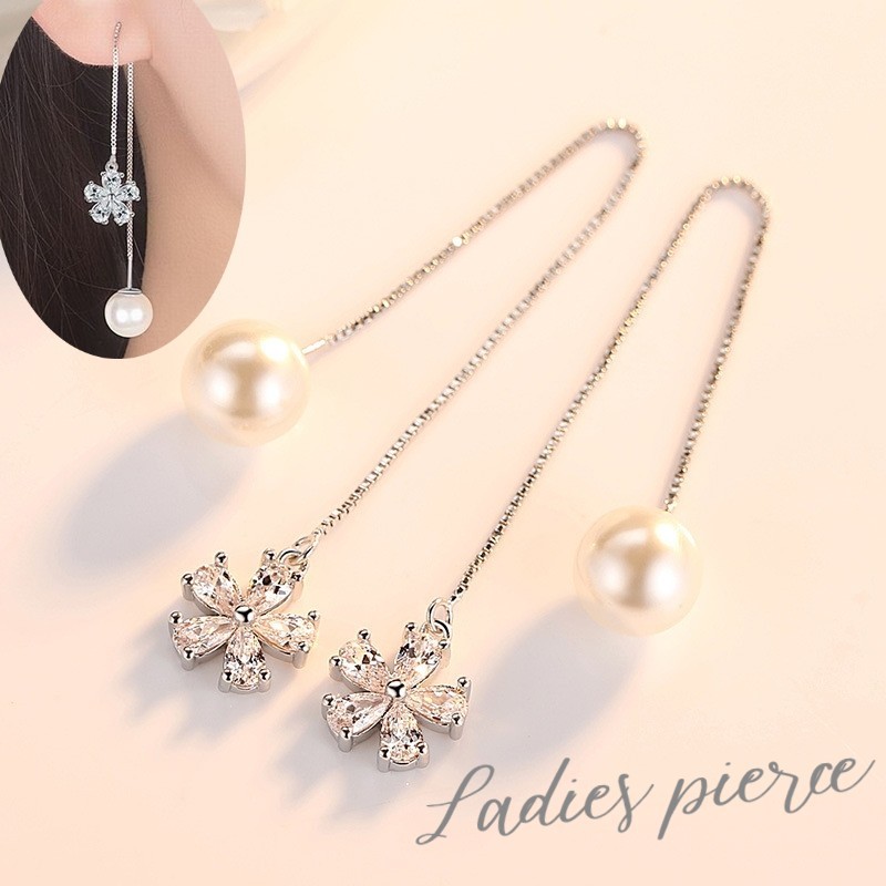 アメリカンピアス ベネチアンチェーン ロング レディース アクセサリー シルバーカラー 揺れる 花 フラワー ラインストーン キラキラ フェイクパール 華やか 上品 エレガント 存在感 カジュアル おしゃれ 耳飾り 普段使い 婦人 普段使い ファッション小物 プレゼント 贈り物