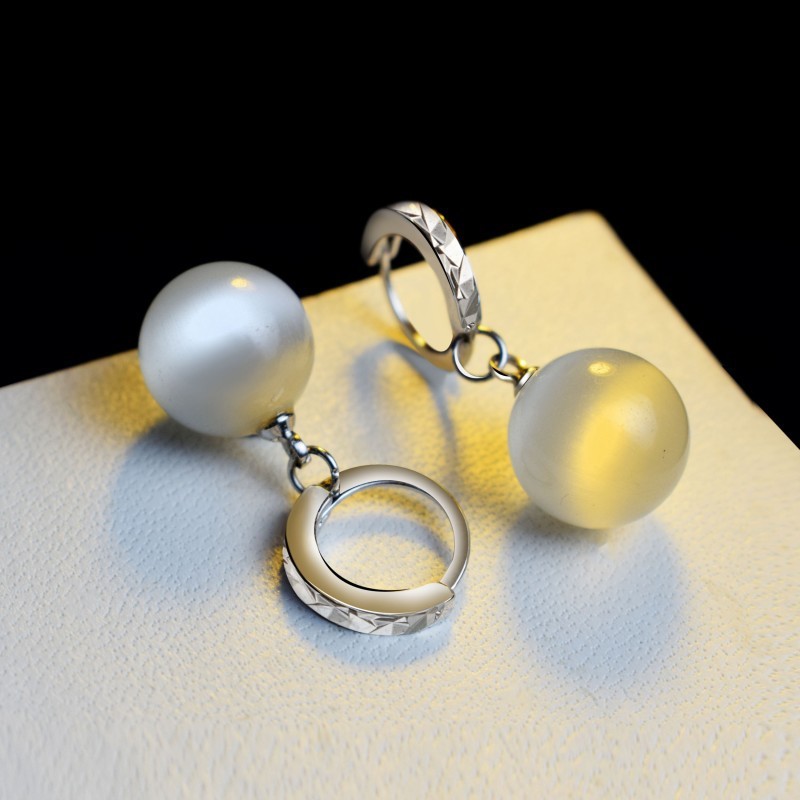 Plus Naoの送料無料 フープピアス 両耳用 レディース アクセサリー 女性用 猫目石風 おしゃれ かわいい フェミニン 上品 フォーマル オフィス きれいめ エレガント カジュアル デイリー お出かけ デート ギフト プレゼント 贈り物 普段使い 婦人用｜アングル2