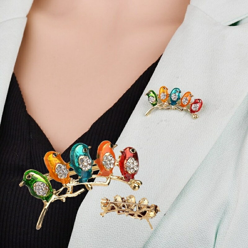 送料無料 ブローチ 鳥 トリ アクセサリー レディース 女性 ファッション小物 キラキラ カラフル かわいい おしゃれ ギフト プレゼント アニマル 動物