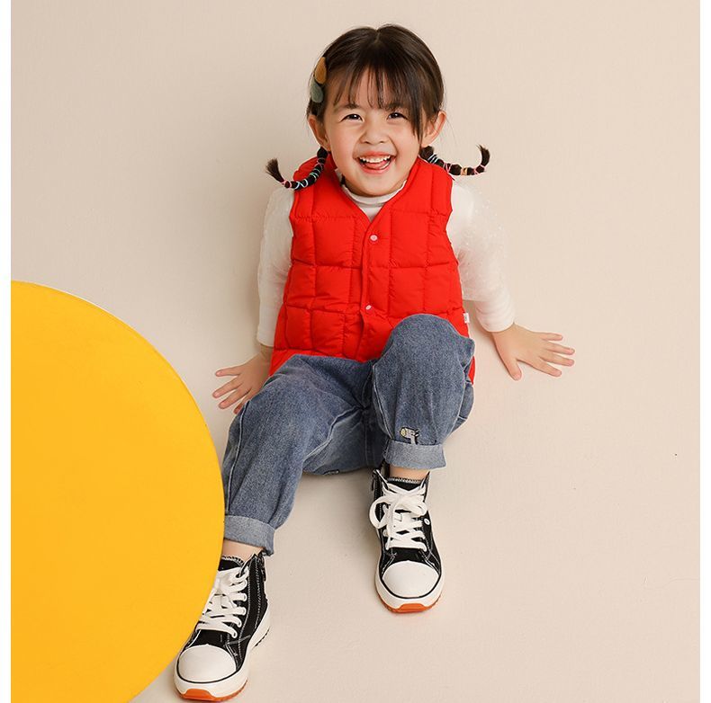 送料無料 中綿入りベスト ダウン風ベスト キッズ 子供用 男の子 女の子 アウター 前開き スナップボタン Vネック 上着 ソリッドカラー 防寒 寒さ対策 ベビー ジュニア カジュアル シンプル お出掛け 通園 通学 男子 女子 こども服 3