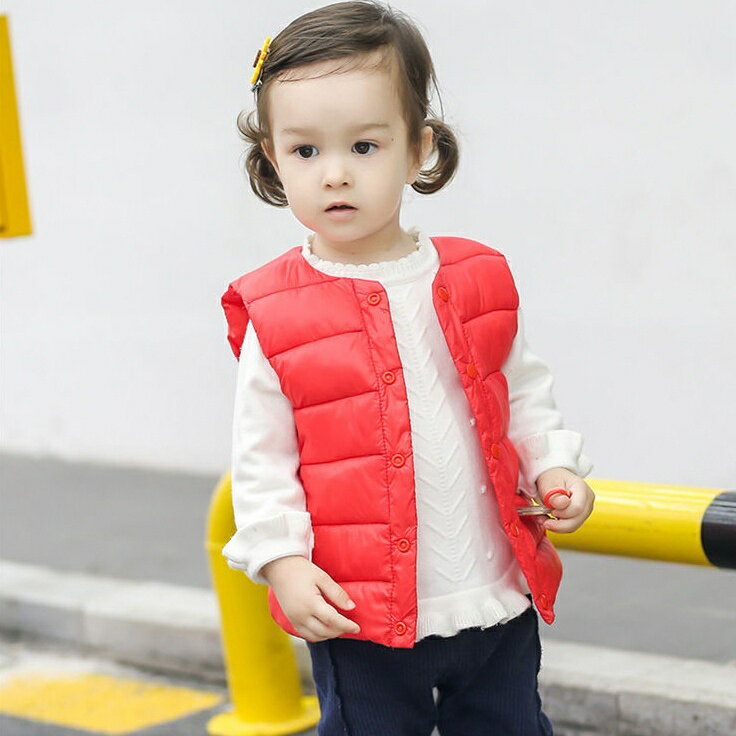 送料無料 中綿ベスト ダウン風ベスト キッズ ベビー 子供用 女の子 男の子 アウター 防寒 暖かい 前開き 前ボタン スナップボタン 上着 カジュアル シンプル 無地 単色 ソリッドカラー あったかい あたたかい 寒さ対策 ぬくぬく 冬 こども服 子ども服 子供服 女児 男児 2