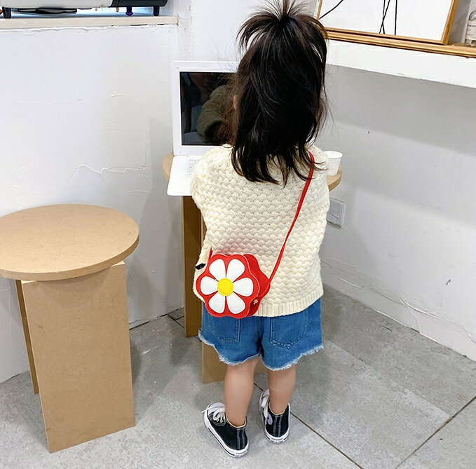送料無料 ショルダーバッグ ポシェット キッズ 子供用 女の子 鞄 かばん バッグ 斜め掛け レザー調 花 フラワー かわいい おしゃれ カジュアル 2