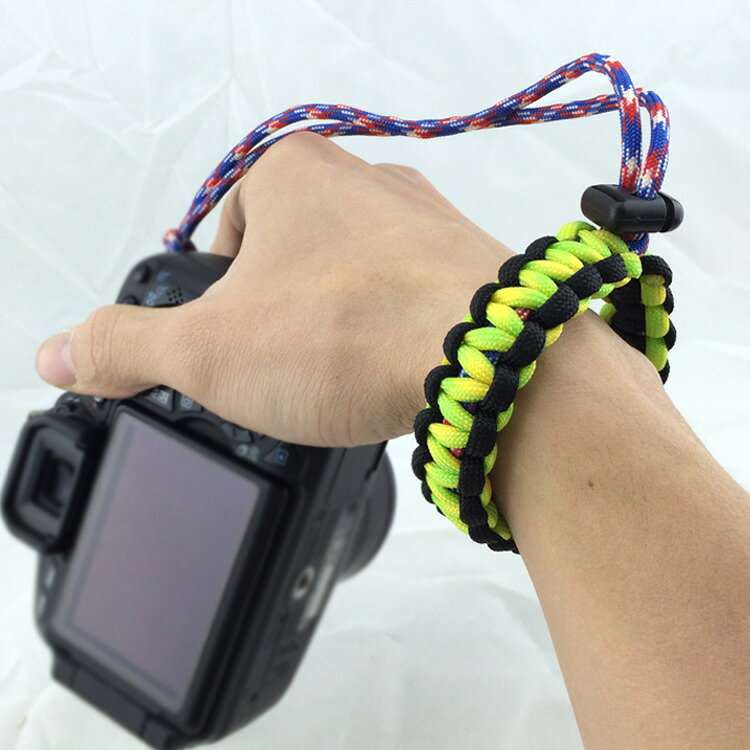 送料無料 カメラストラップ ハンドストラップ リストストラップ 一眼レフ カメラ デジカメ 編み込み ストラップ 落下防止 カメラアクセサリー 持ち歩き plusnao-10357840 Plus Nao サンプル画像3